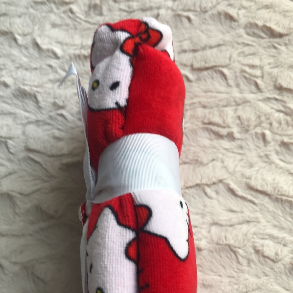 Hello Kitty Hand Towels - Picture 5 of 6